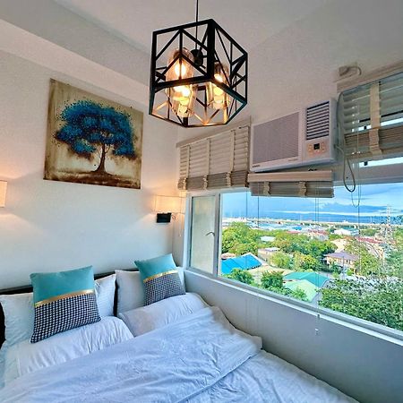 Studio One Condominium, Alabang - Bluu - Fiber Wi-Fi, Netflix-Ready Muntinlupa City Bagian luar foto