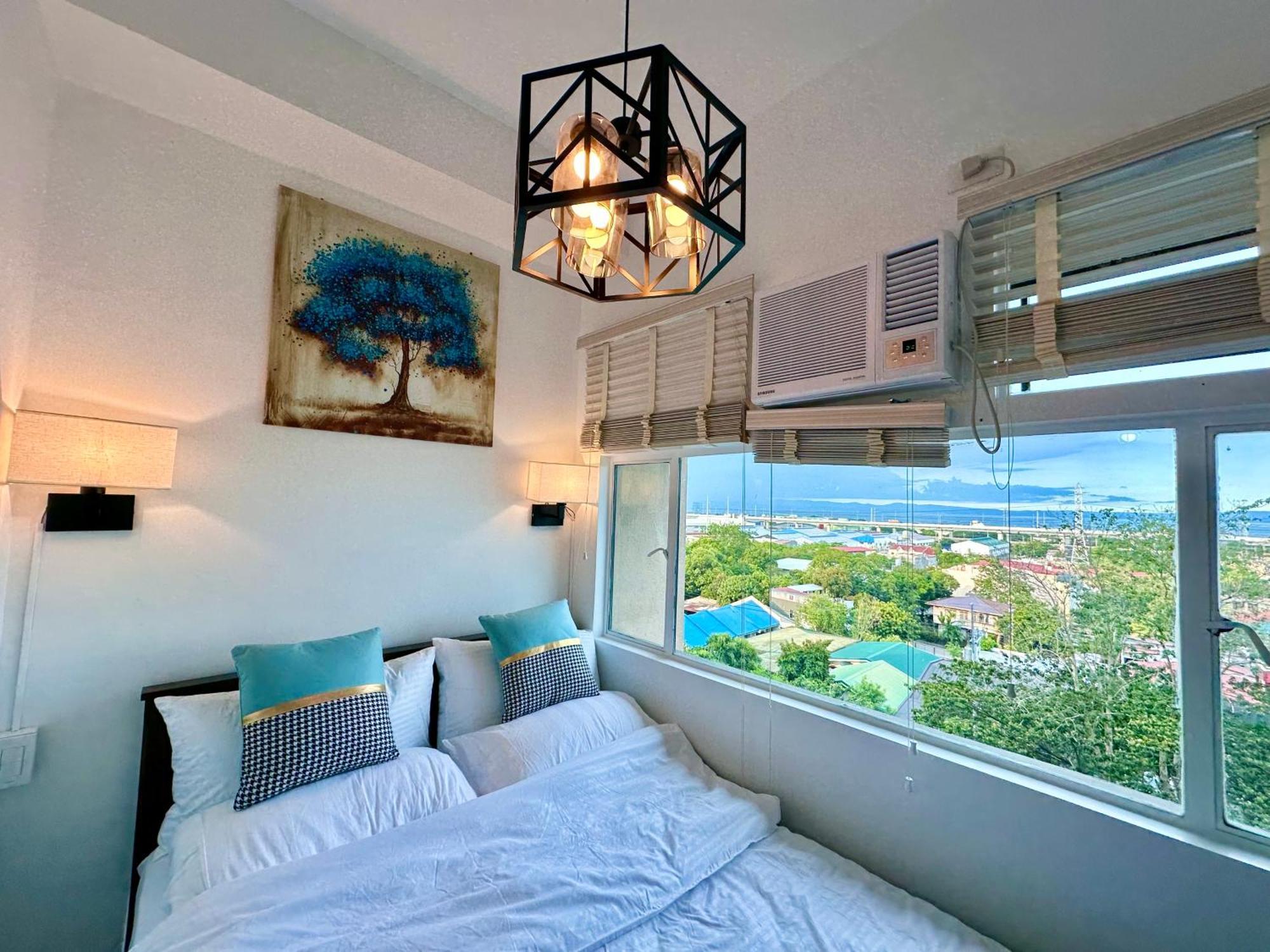 Studio One Condominium, Alabang - Bluu - Fiber Wi-Fi, Netflix-Ready Muntinlupa City Bagian luar foto