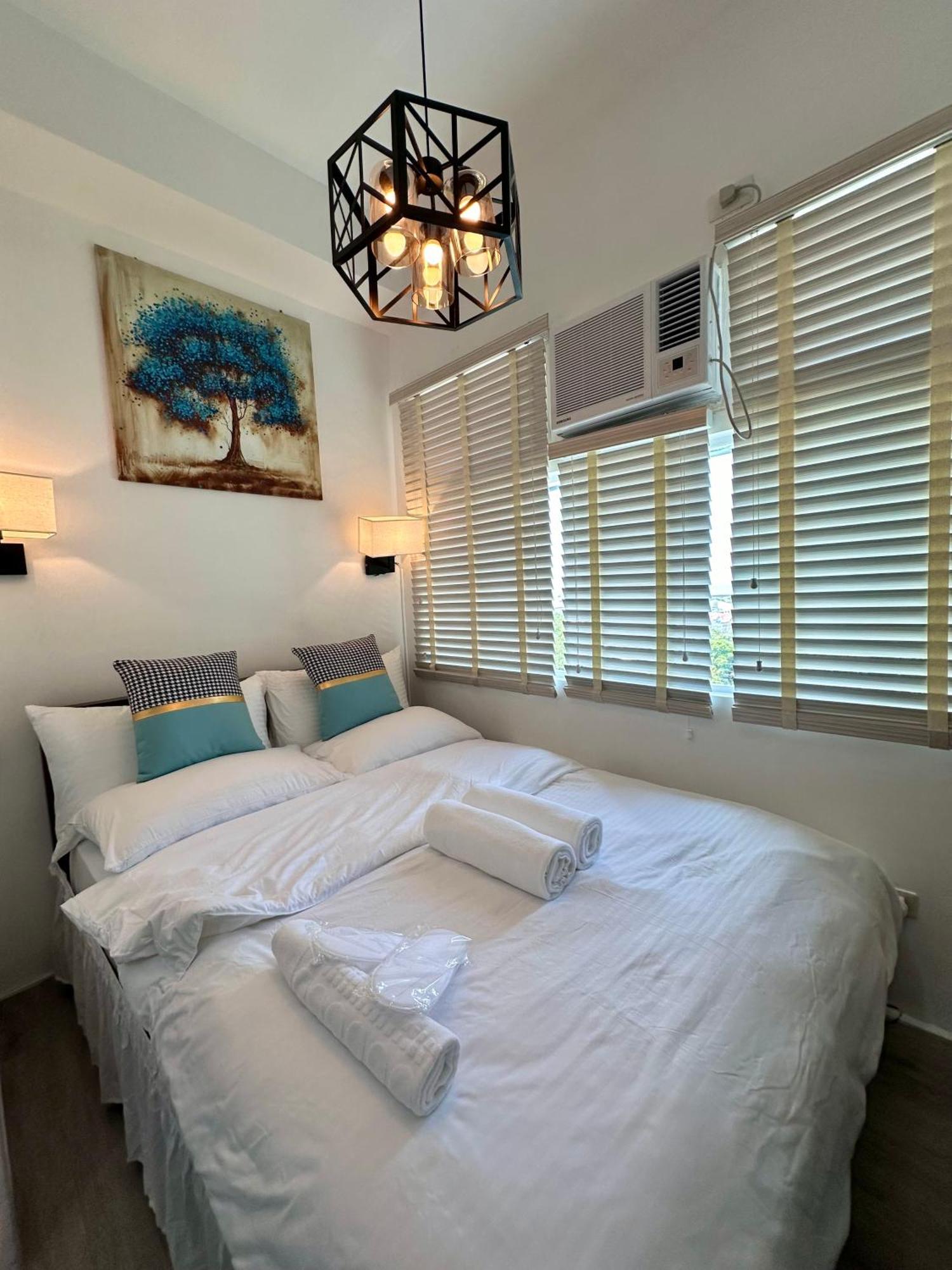 Studio One Condominium, Alabang - Bluu - Fiber Wi-Fi, Netflix-Ready Muntinlupa City Bagian luar foto