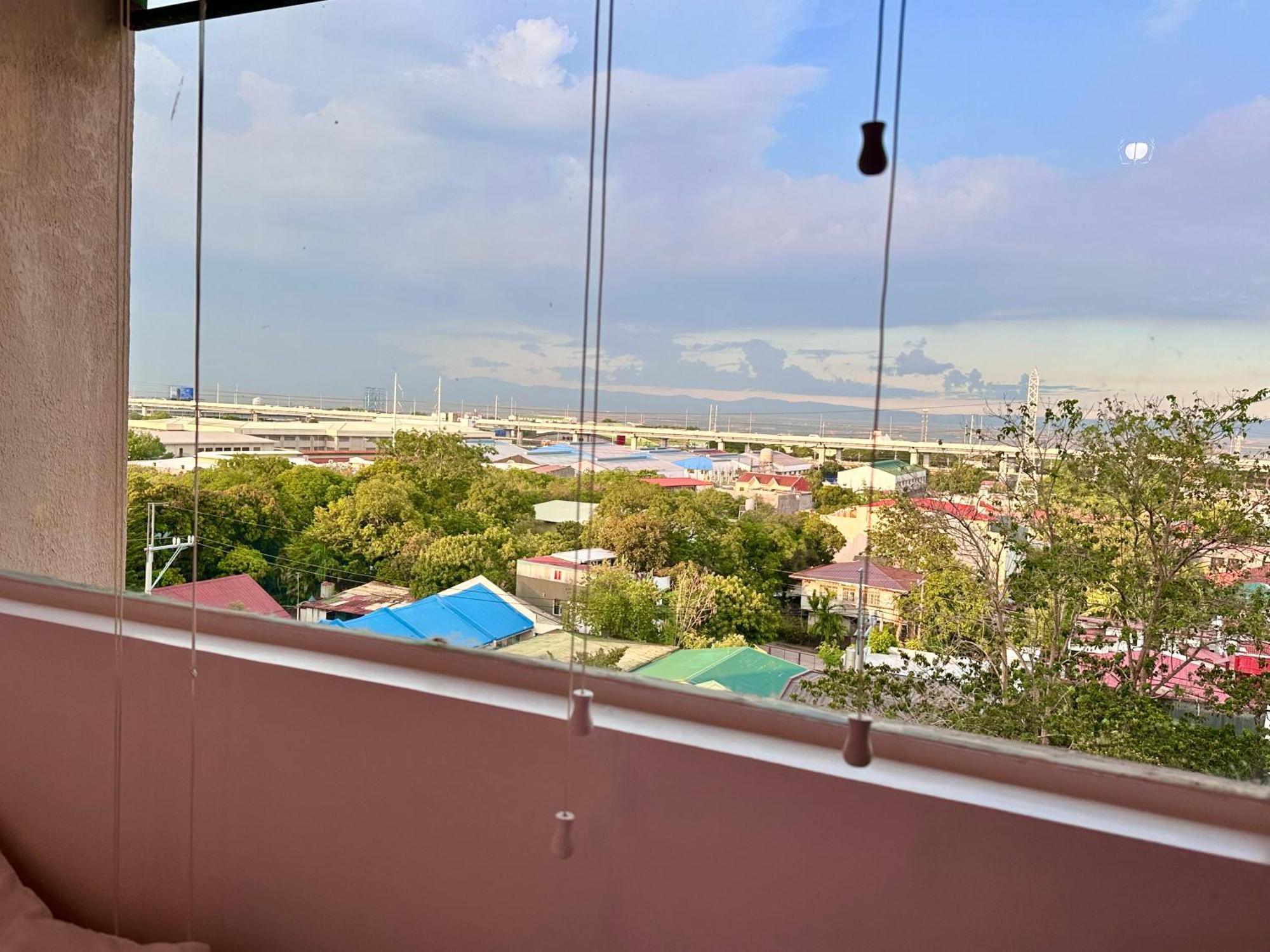 Studio One Condominium, Alabang - Bluu - Fiber Wi-Fi, Netflix-Ready Muntinlupa City Bagian luar foto